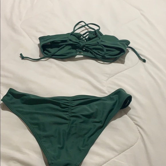 Bikini - Picture 2 of 3